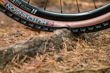 Pneu Gravel Hutchinson Tundra 700 mm Tubeless Ready Souple Hardskin Bi-Compound Flancs Beiges Tan — photo 6