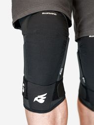 Genouillères VTT Bluegrass 3Straps Noir — photo 3