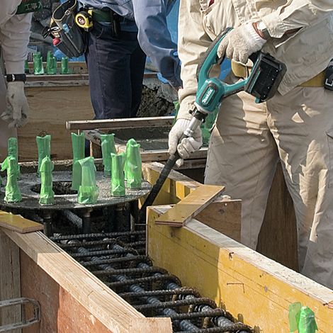 Compacteur de béton sans fil MAKITA DVR450Z - 18V - Sans batterie ni chargeur — photo 3