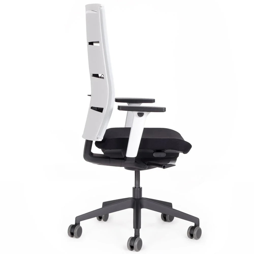 2026 Fauteuil de bureau ergonomique Agilis Matrix MT12 à dossier en maille et inclinaison lente, édition spéciale, noir pur (