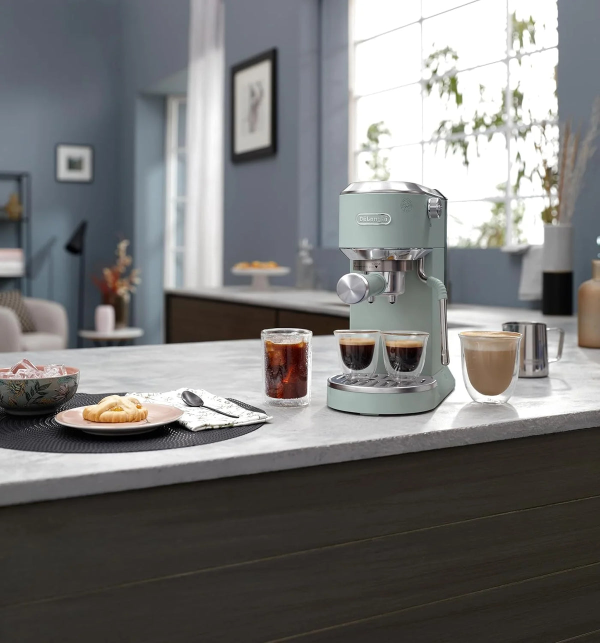 2026 De'Longhi Dedica – Cafetière à pompe en acier inoxydable pour café moulu ou individuel, expresso et cappuccino, réservoi